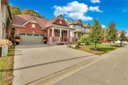 8541 Sweet Chestnut Drive Niagara Falls ON L2H 0N1