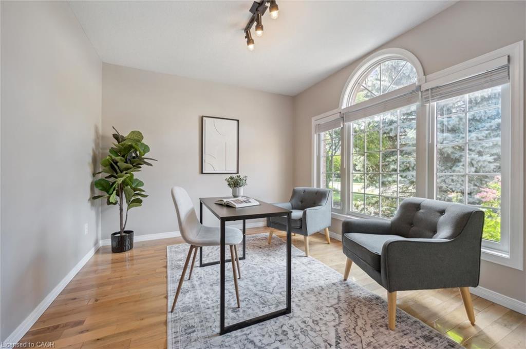 27 Oakridge Crescent