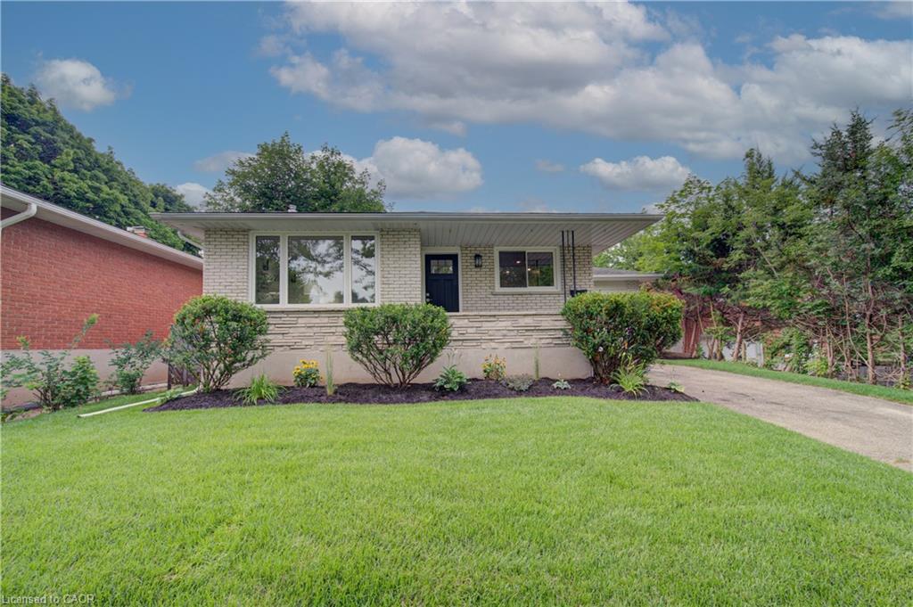 163 Lynnbrook Crescent
