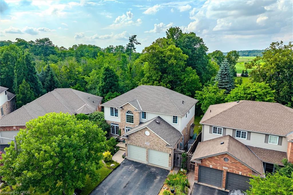 538 Sandbanks Crescent