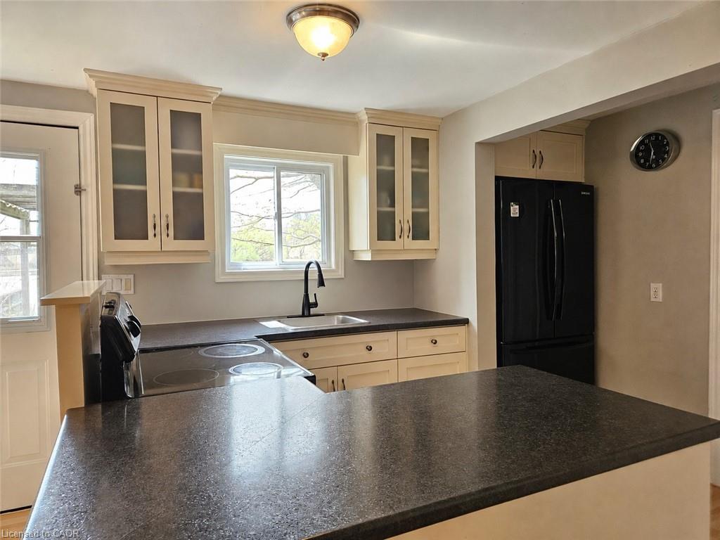 1323 Queen Street 125