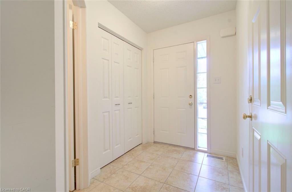 10 Fallowfield Drive 11