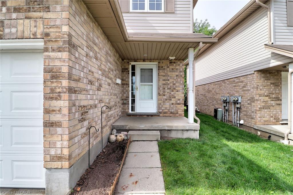 10 Fallowfield Drive 11