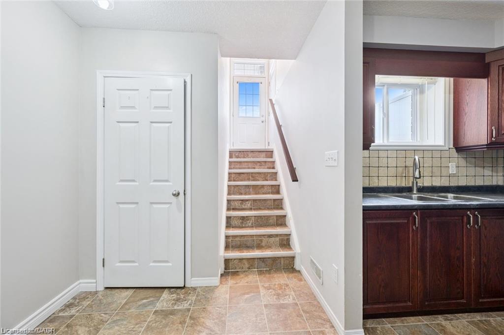 240 Westmeadow Drive 5A