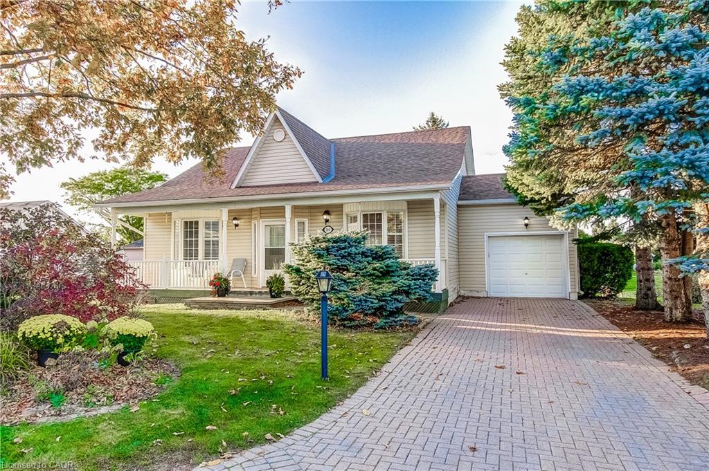 260 Silverbirch Boulevard