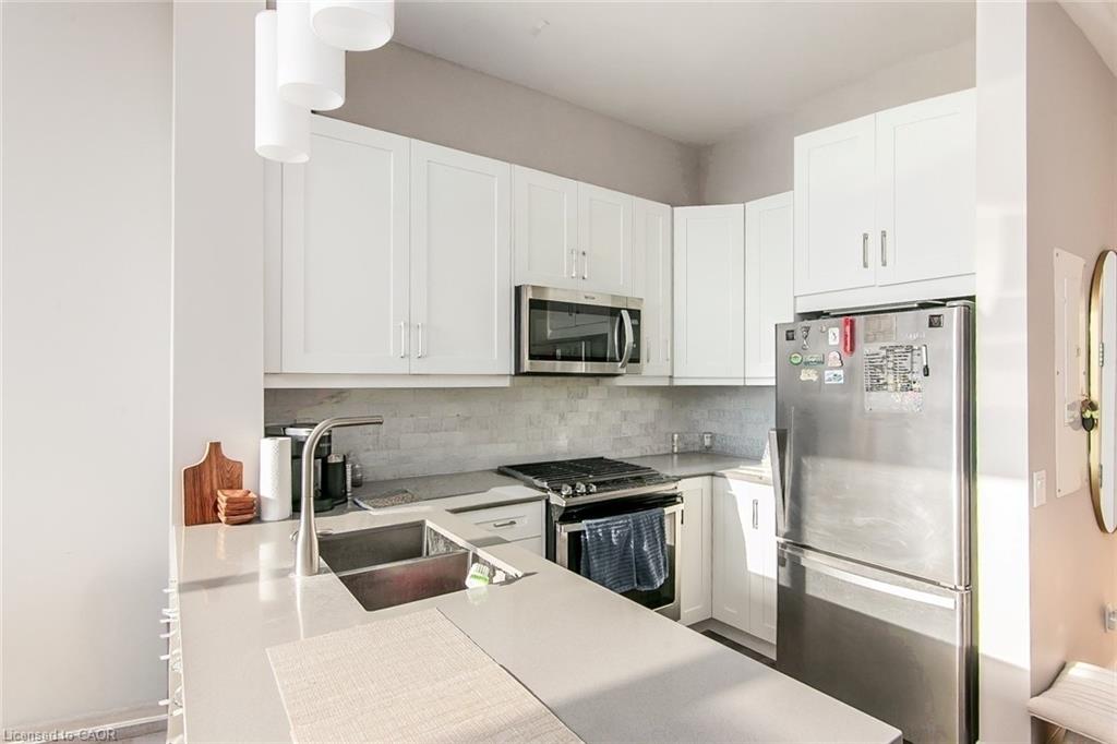 60 Charles Street W 2903