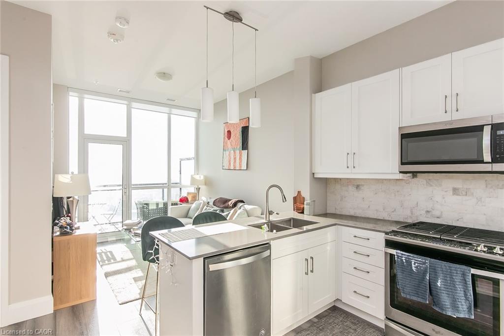 60 Charles Street W 2903
