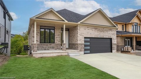 255 Ladyslipper Drive Waterloo ON N2V 0C3