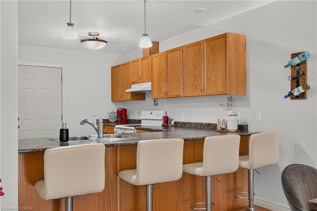 628 Elizabeth Street W