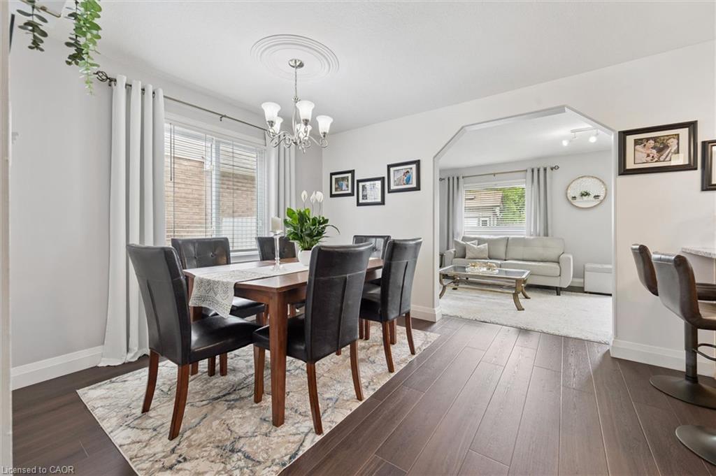 127 Everglade Crescent