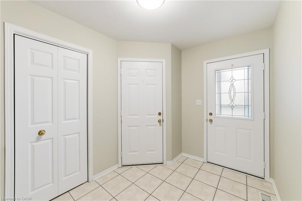 296 Autumn Crescent