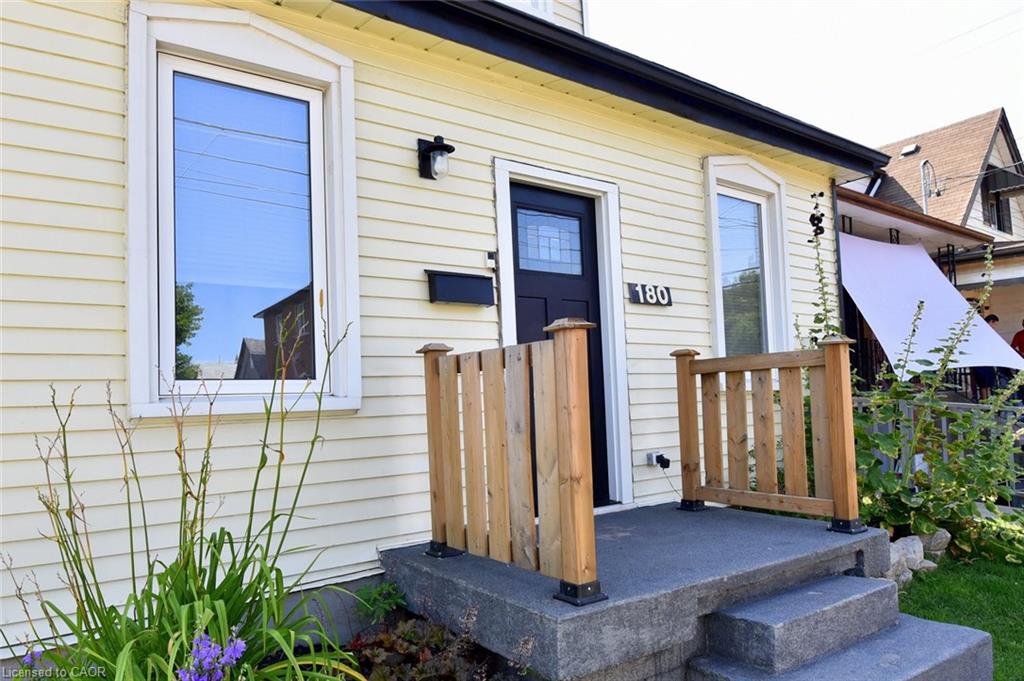 180 Province Street N