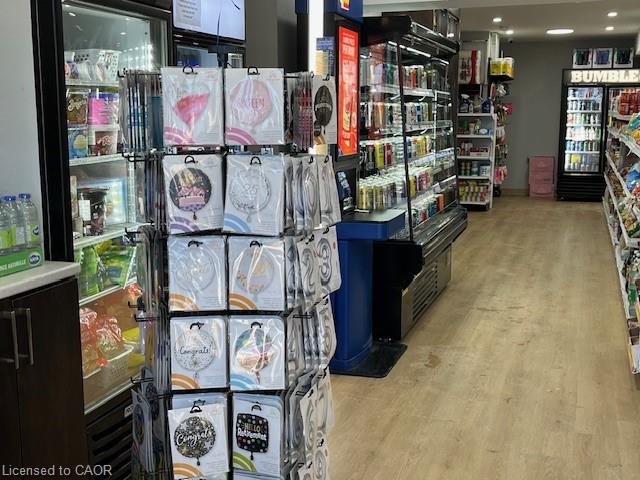 556 Stirling Avenue S