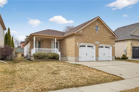 56 Mcfarlane Drive Cambridge ON N3C 4L7