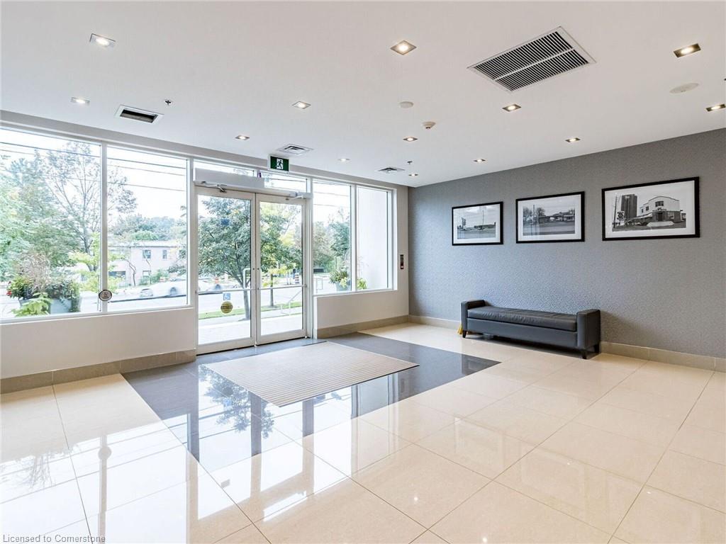 3865 Lake Shore Boulevard W 401