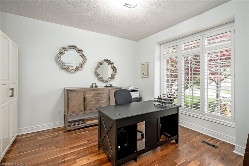 4285 Couples Crescent