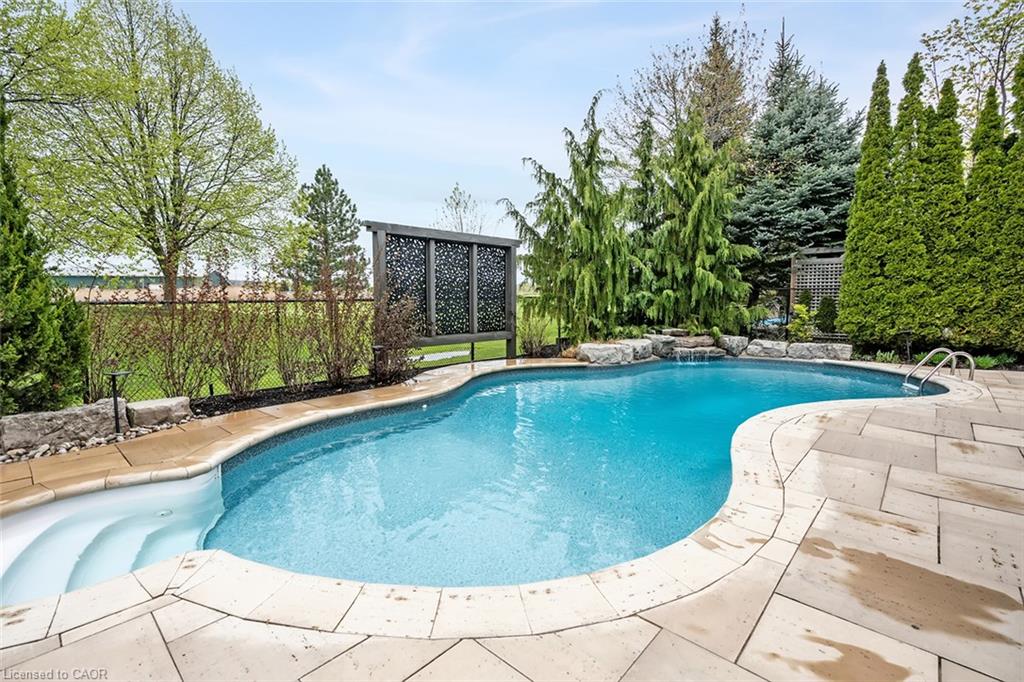 4285 Couples Crescent