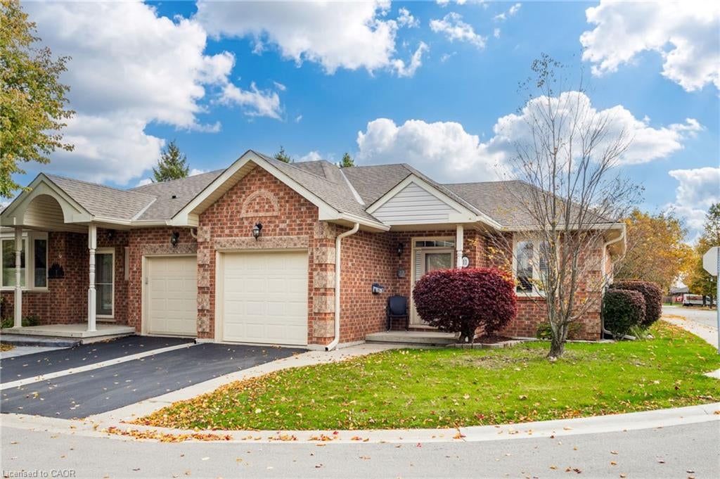 11 Greentrail Drive
