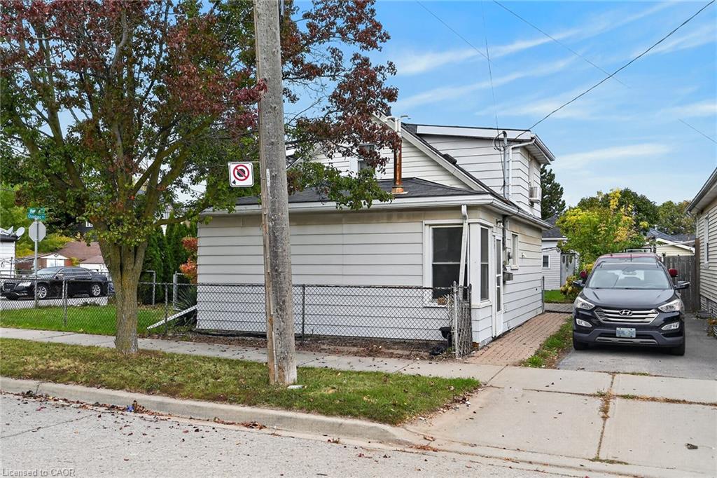 747 Rennie Street