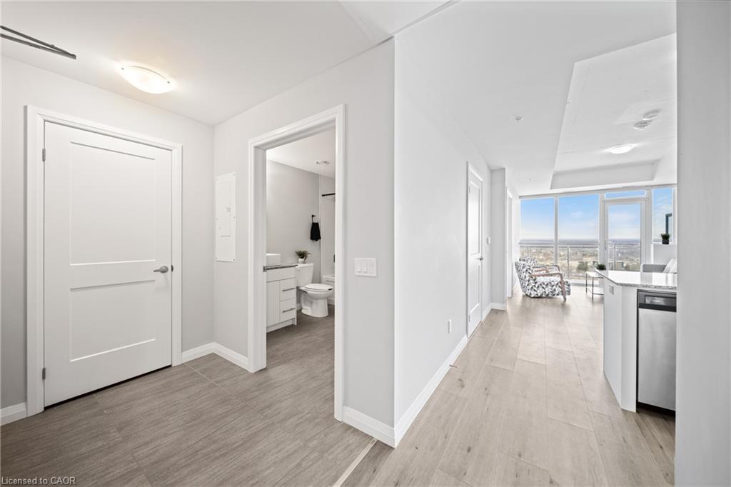 60 Charles Street W 2712