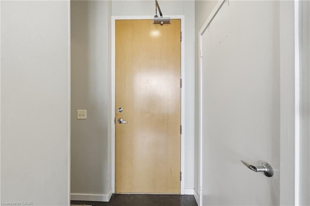 410 King Street W 307