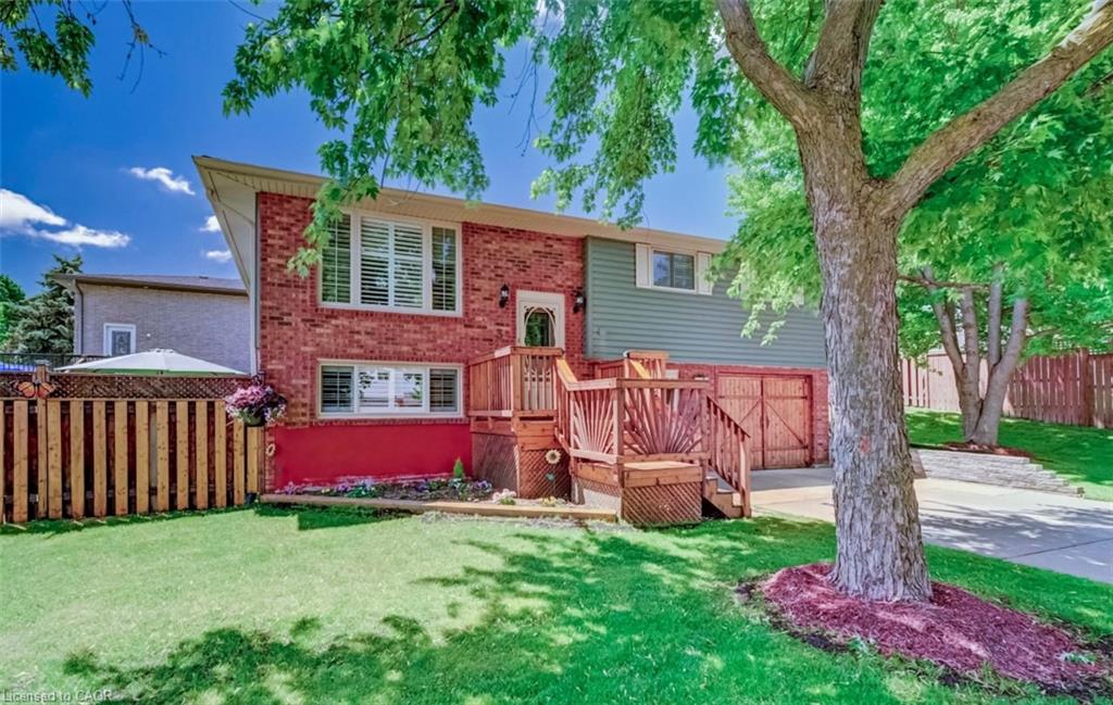 3 Parkland Crescent