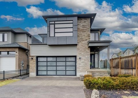 204 Carriage Way Waterloo ON N2K 0C6