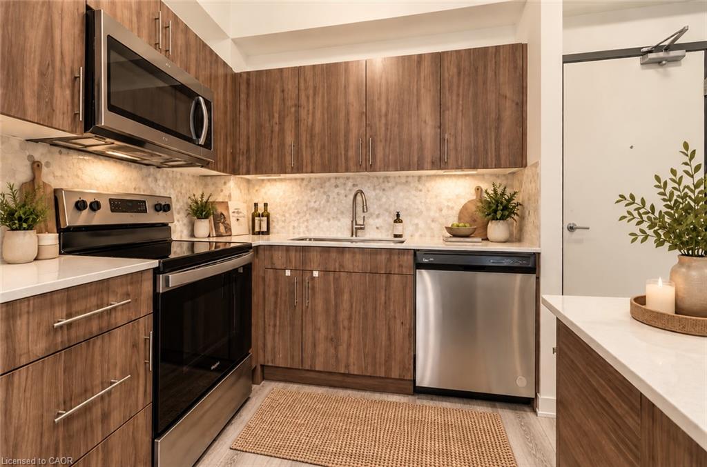 128 King Street N 1205