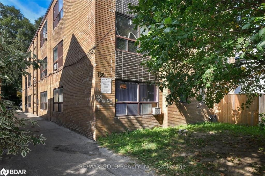 156 Barrington Avenue