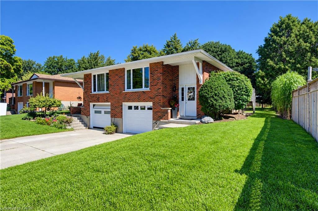 31 Grosbeak Road