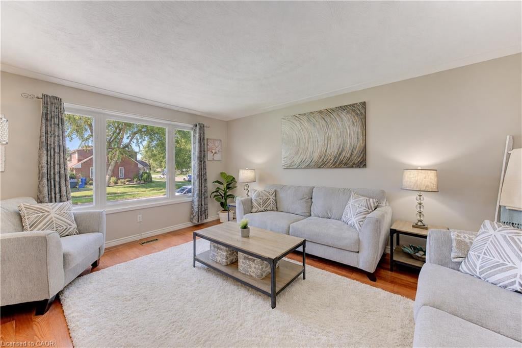 31 Grosbeak Road