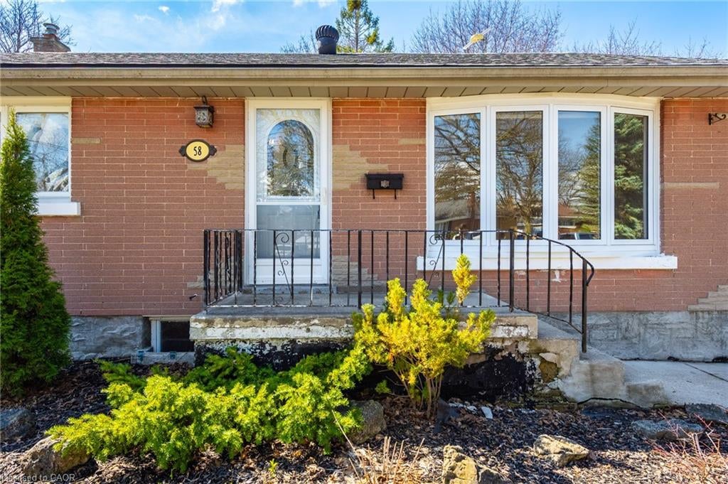 58 Lowrey Avenue S