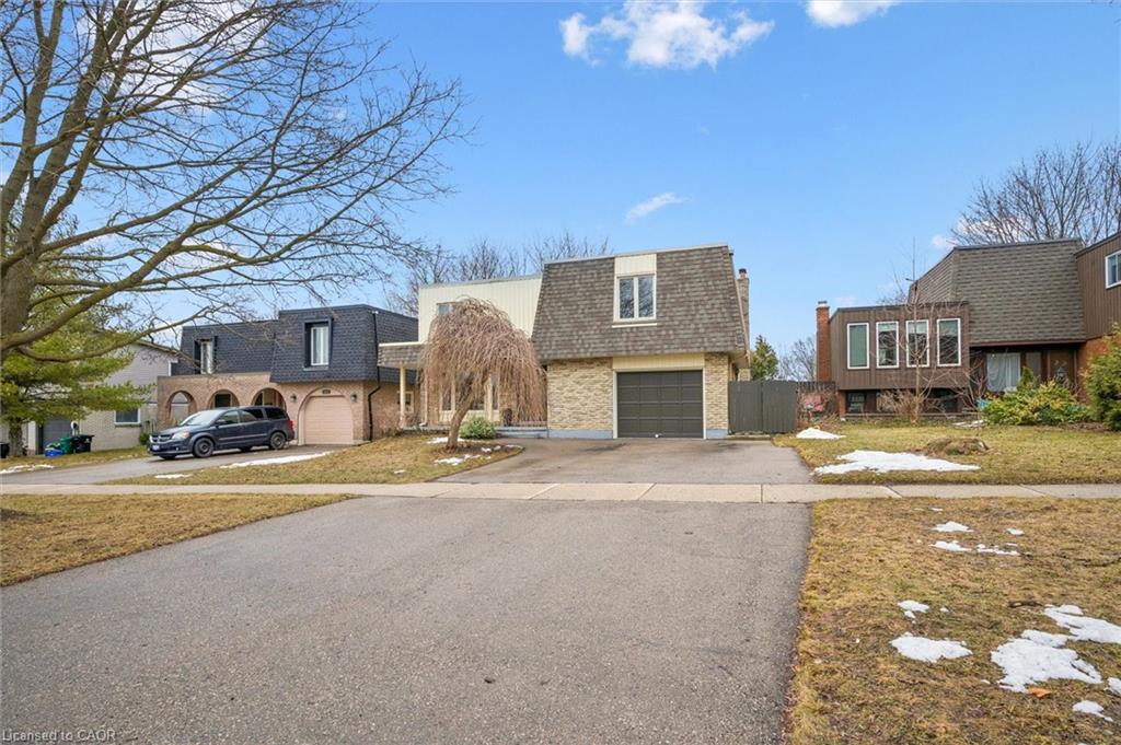 93 Grand River Boulevard