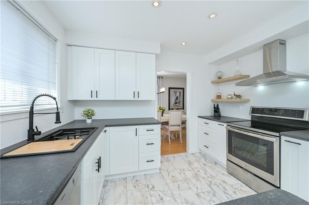 8 Beechwood Crescent