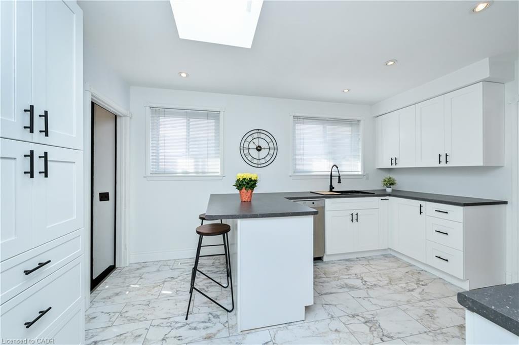 8 Beechwood Crescent