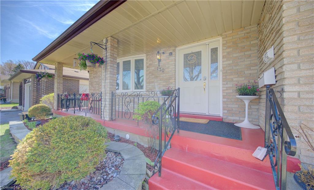 170 Martinglen Crescent