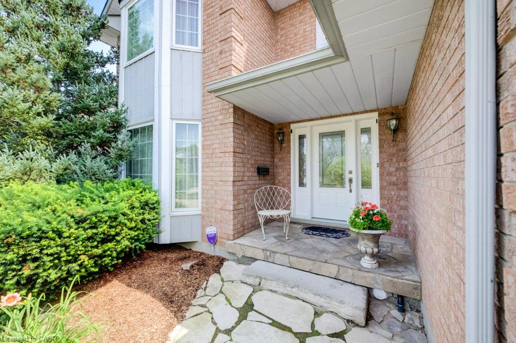 449 Knightsbridge Court