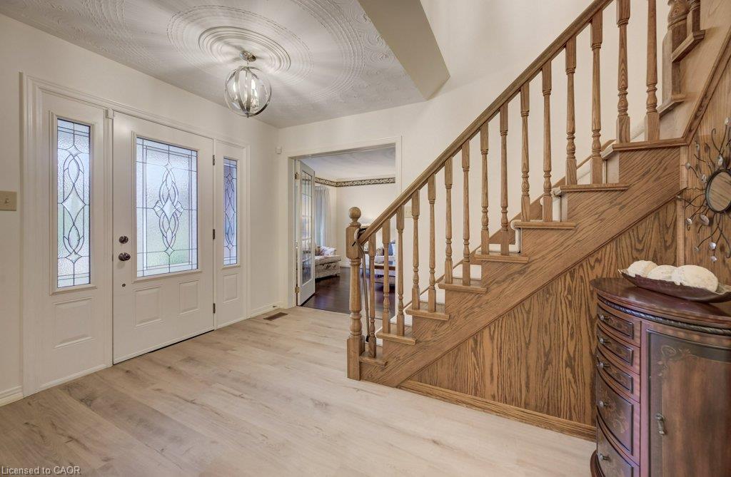 449 Knightsbridge Court