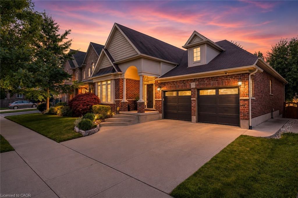 213 Edgewater Crescent