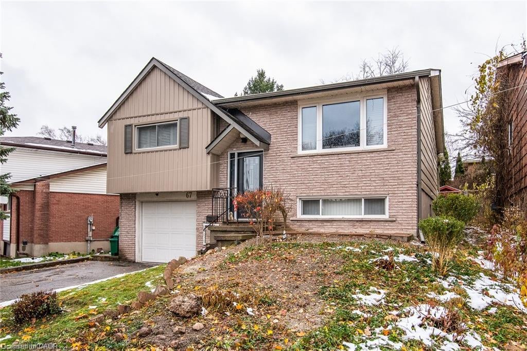 67 Pinemeadow Crescent