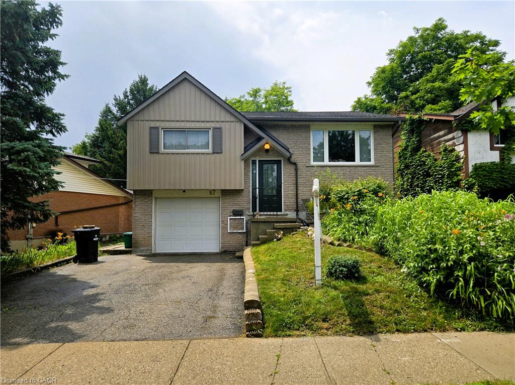 67 Pinemeadow Crescent