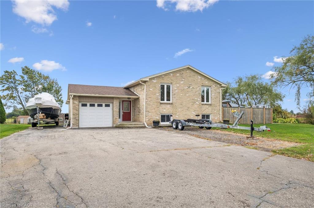 1211 Old Highway 8