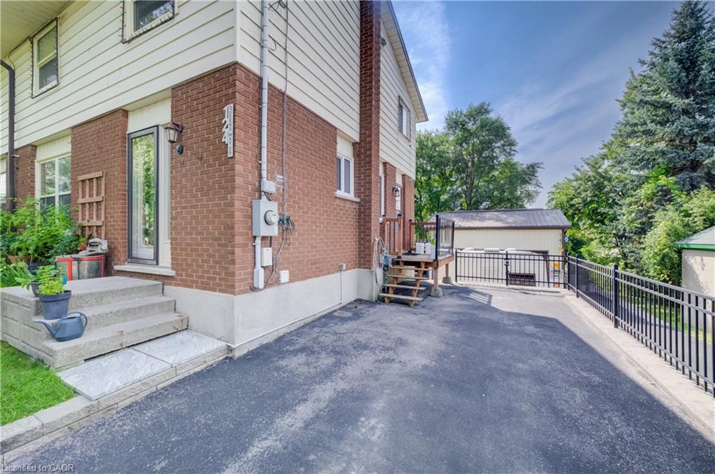 124 Queensway Drive