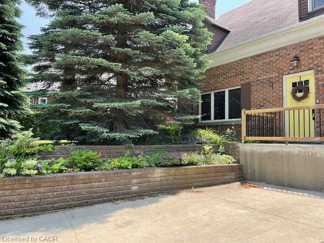 55 Vancamp Avenue