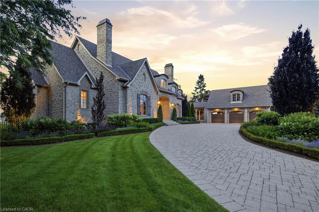28 Deer Ridge Crescent
