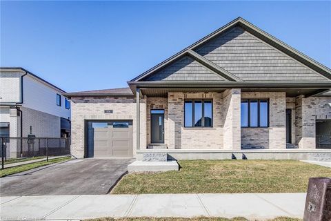 106 South Parkwood Boulevard Elmira ON N3B 0E6