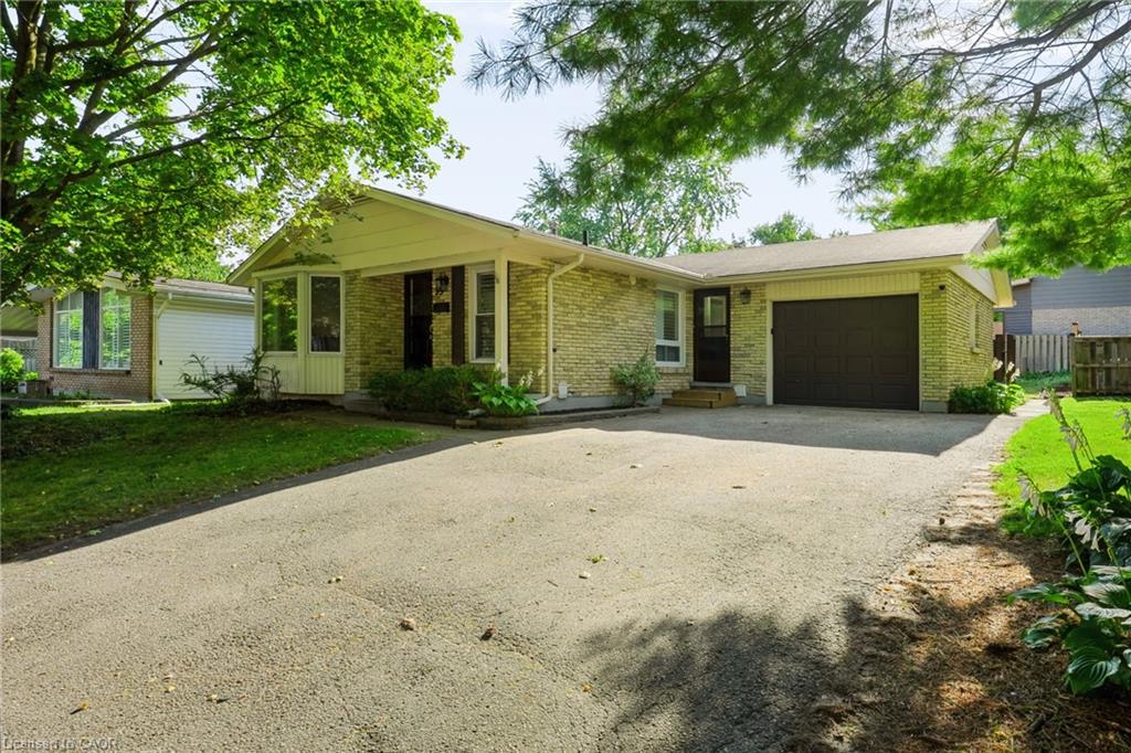 95 Underhill Crescent