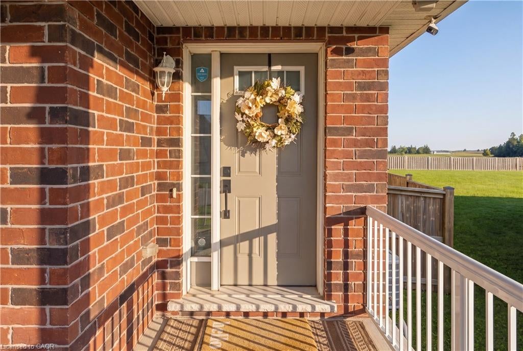 116 English Crescent