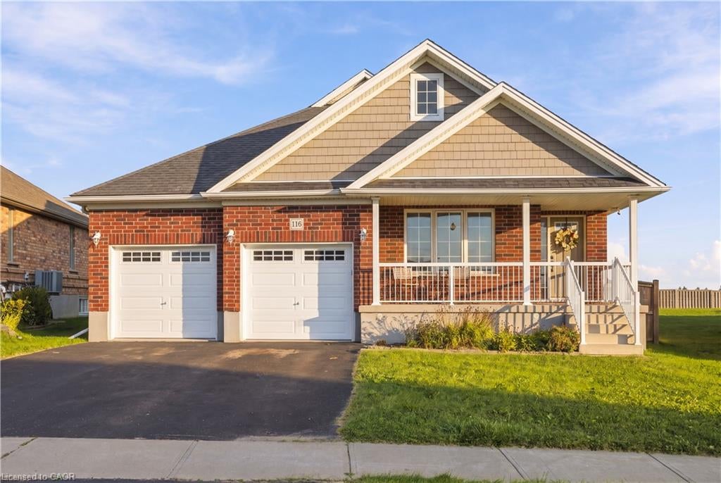 116 English Crescent