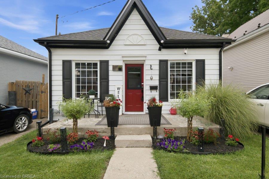 11 Esther Street